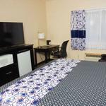 Dutch Inn & Suites - photo 8