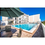 Beachers Lodge Oceanfront Suites - photo 1