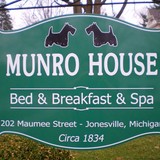 Munro House Bed & Breakfast - Other in Jonesville