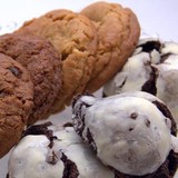 Deluscious Cookies & Milk - Wholesale in Los Angeles