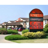 Sunset Inn & Suites - Motels in Clinton