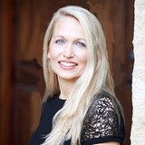Lori  Logan DDS - Dentists in Cypress