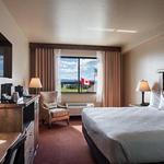 Glacier International Lodge - photo 2