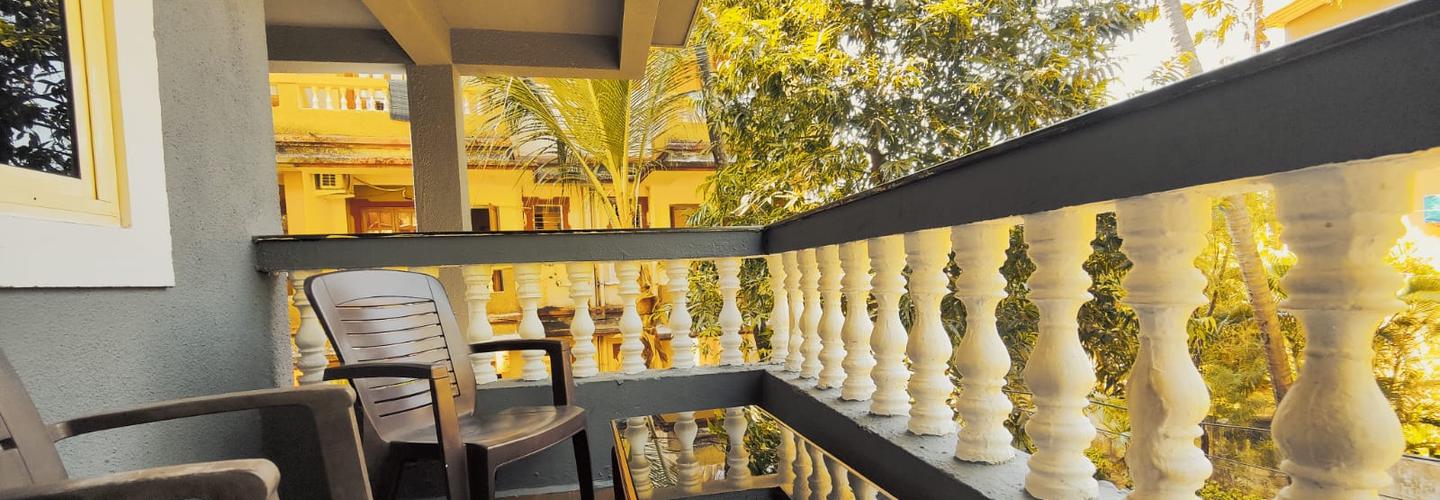 Candolim Glitter Sand cover photo