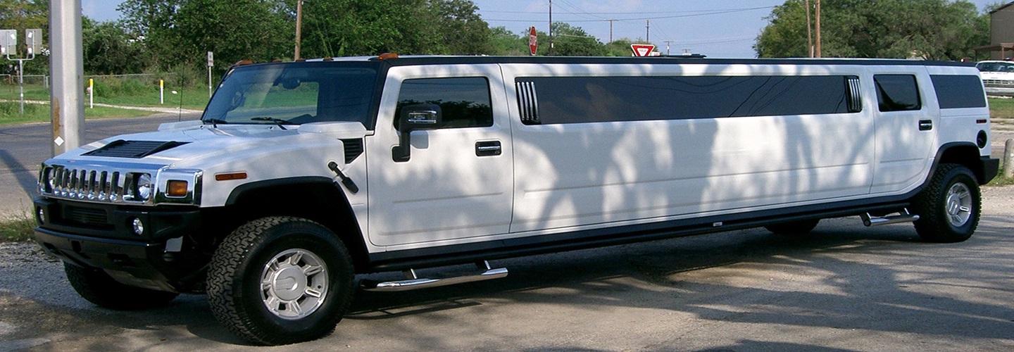 Deluxe Limo and Party Bus cover photo