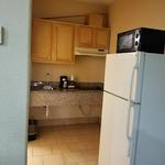 Deluxe Inn & Suites - photo 2