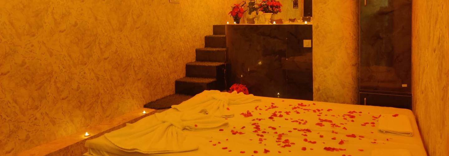 Active international Spa cover photo