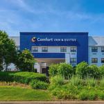 Comfort Inn & Suites - photo 1