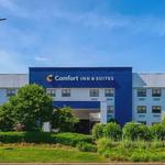 Comfort Inn & Suites - photo 2