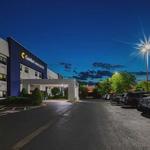 Comfort Inn & Suites - photo 10