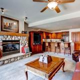 Christie Club - Hotels in Steamboat Springs