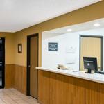 Super 8 by Wyndham Warrenton - photo 2