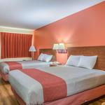 Home Town Inn & Suites Macon - photo 3