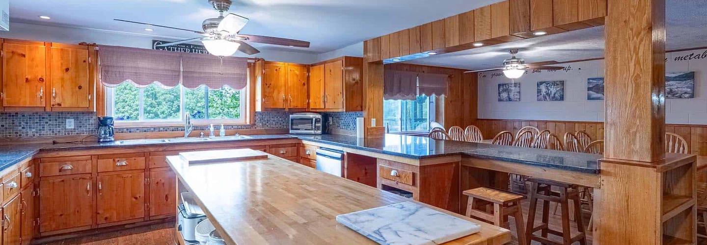 The Ponderosa Lodge cover photo