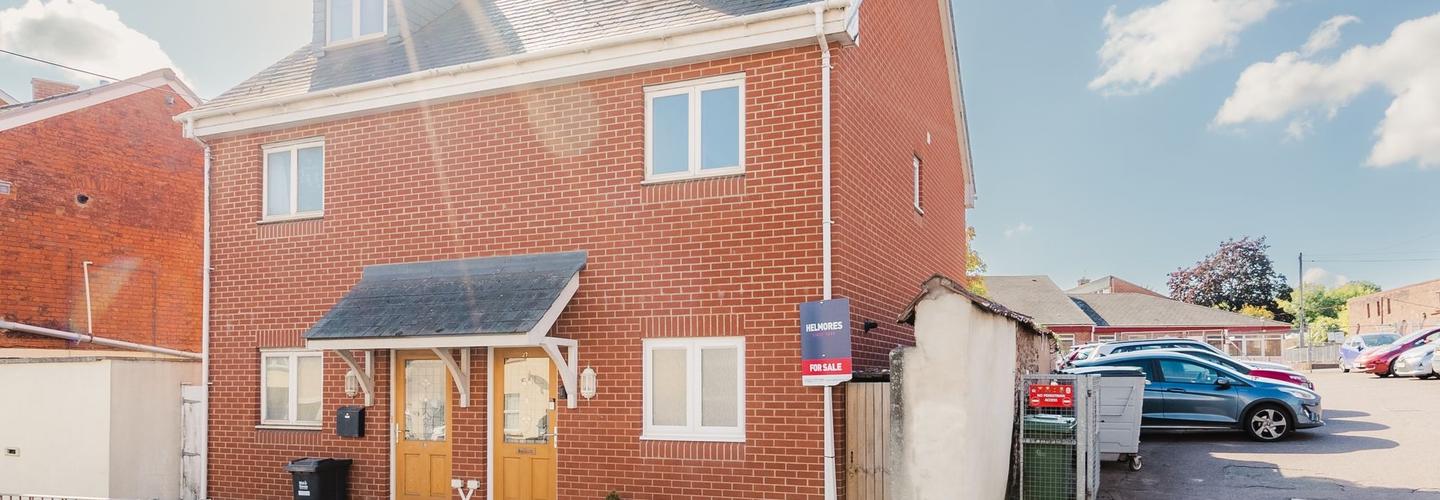 Helmores cover photo