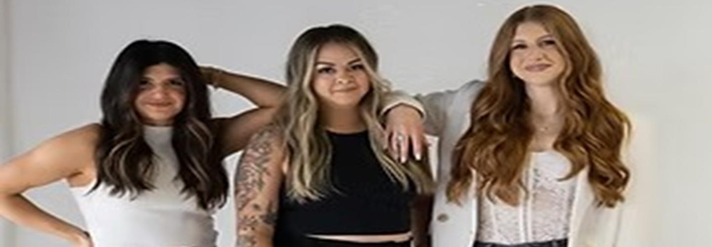 Salon Ecru cover photo