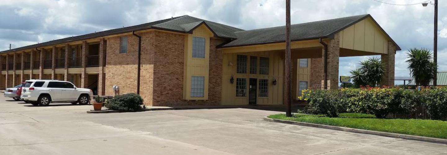 Chaparral Motel cover photo