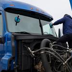 Gomez Truck Glass & Windshield - photo 7