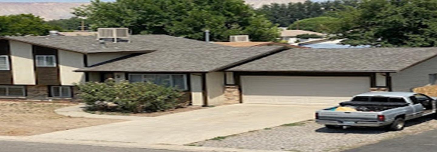A To Z Roofer LLC cover photo
