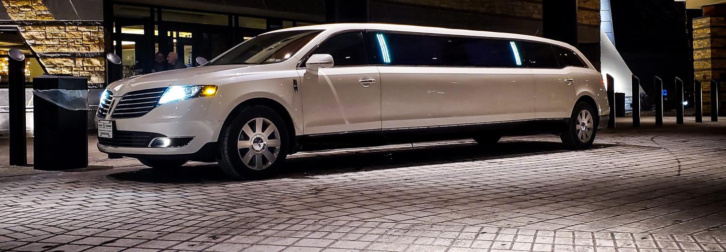 Hollywood Town Car and Limousine cover photo