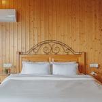 Chalet by the Manor House - photo 3