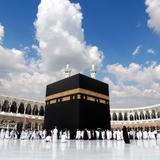 Umrah Package Dubai: Can Package Include Luxury Transportation?